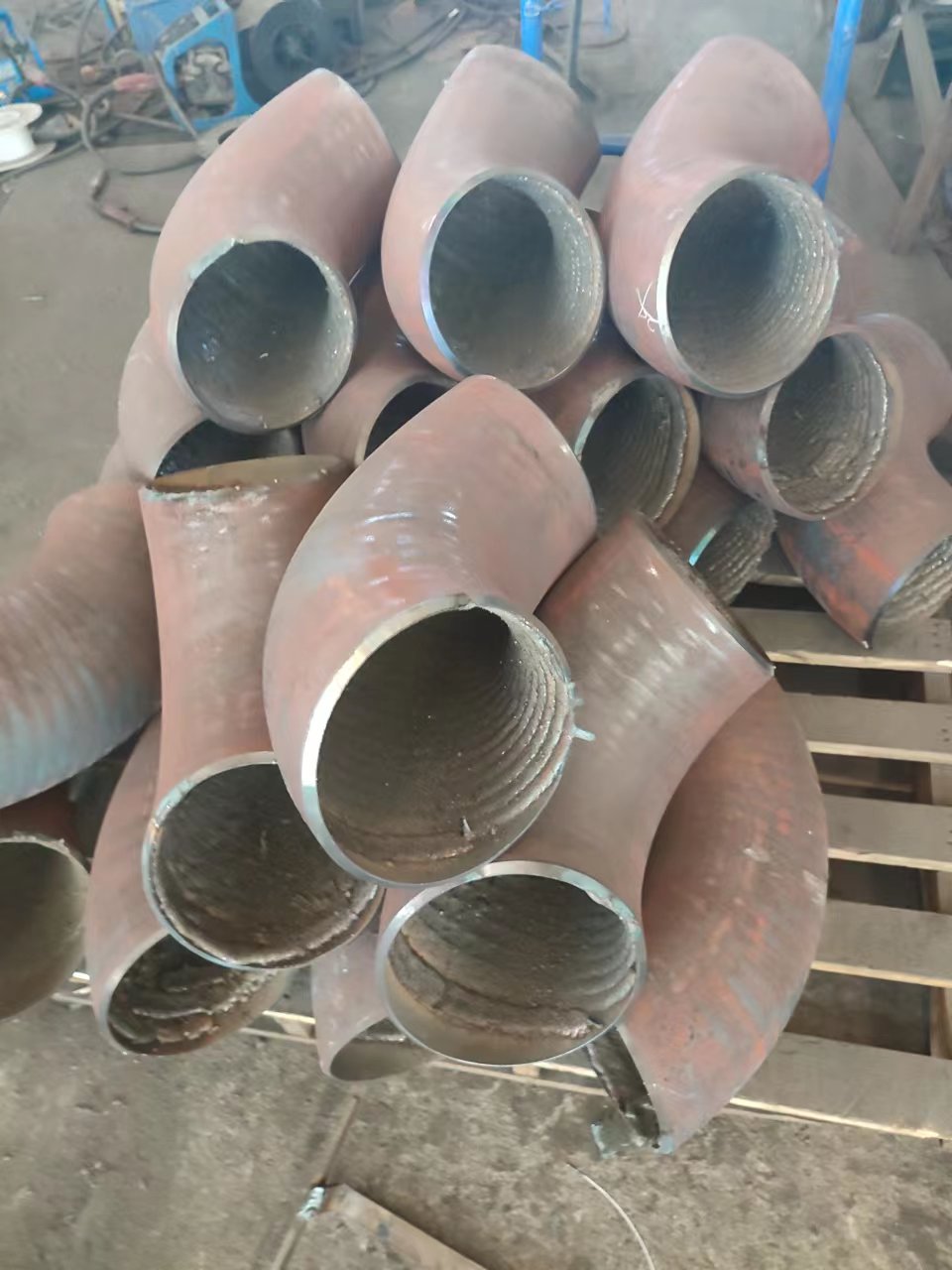 贵州高铬合金耐磨弯头 堆焊耐磨弯头