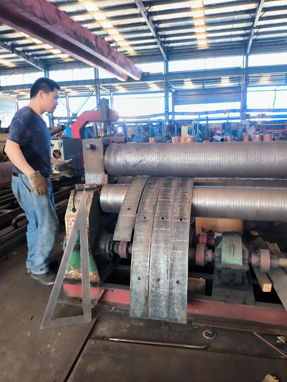 贵州合金耐磨板折弯加工和操作流程