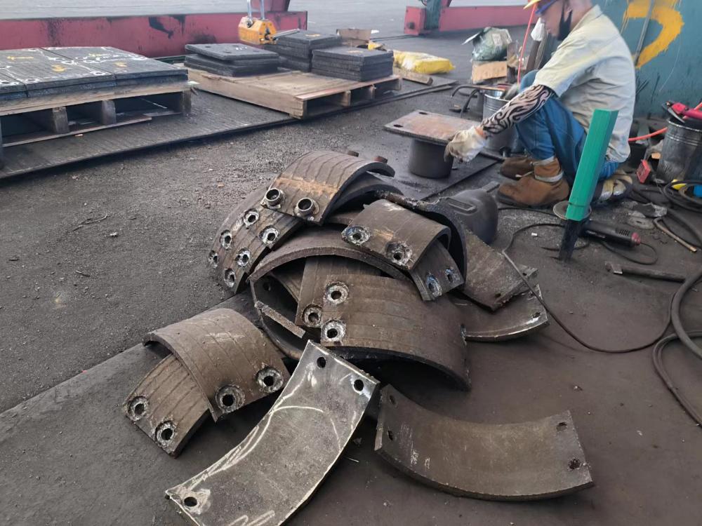 贵州堆焊耐磨板切割定制件