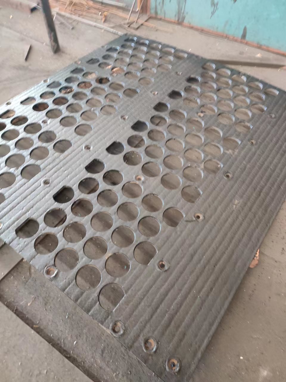 贵州耐磨复合板，堆焊耐磨板