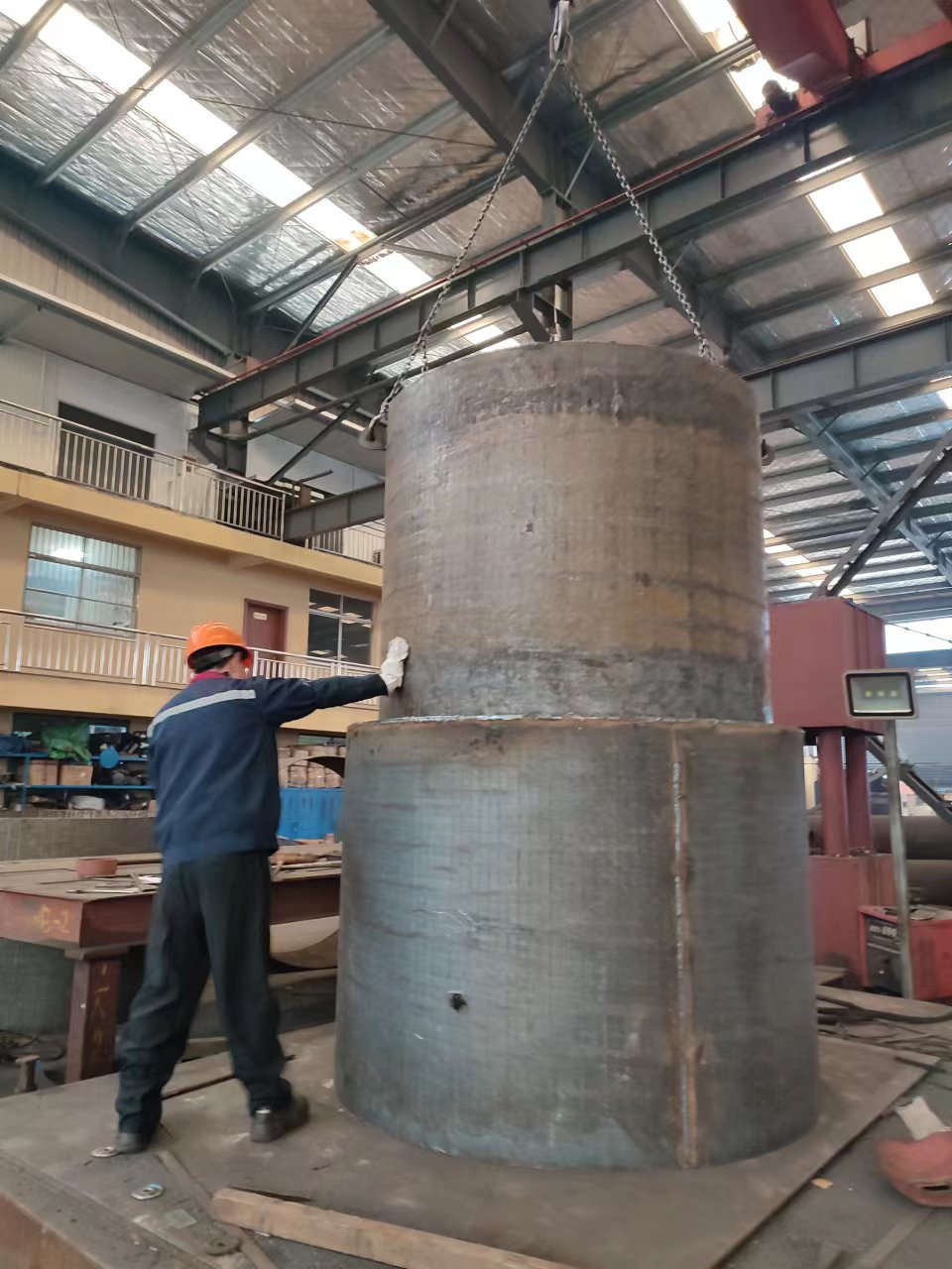 贵州碳化铬耐磨料仓 碎玻璃料仓 堆焊耐磨钢板