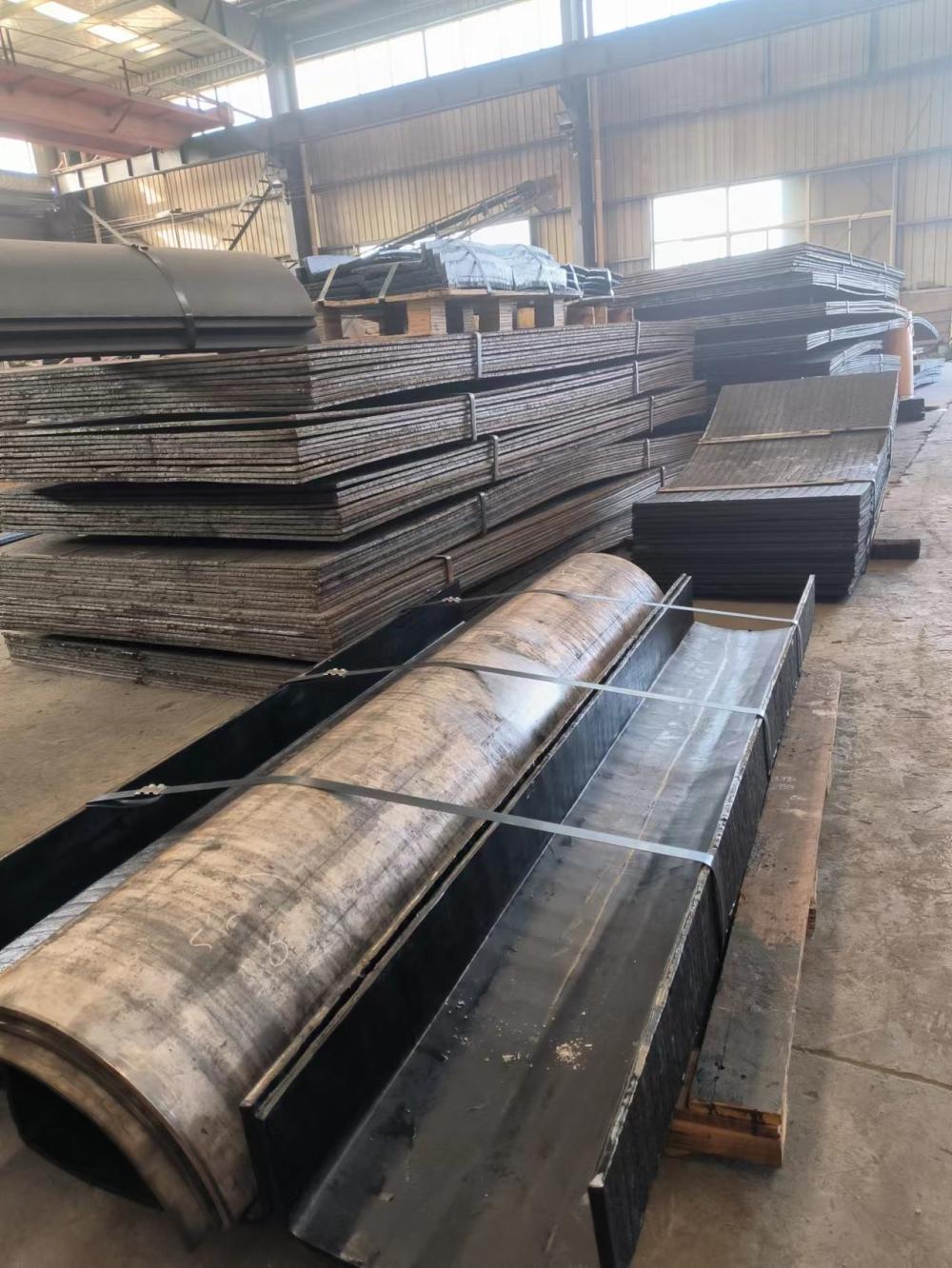 贵州堆焊耐磨板切割，打孔，压弧